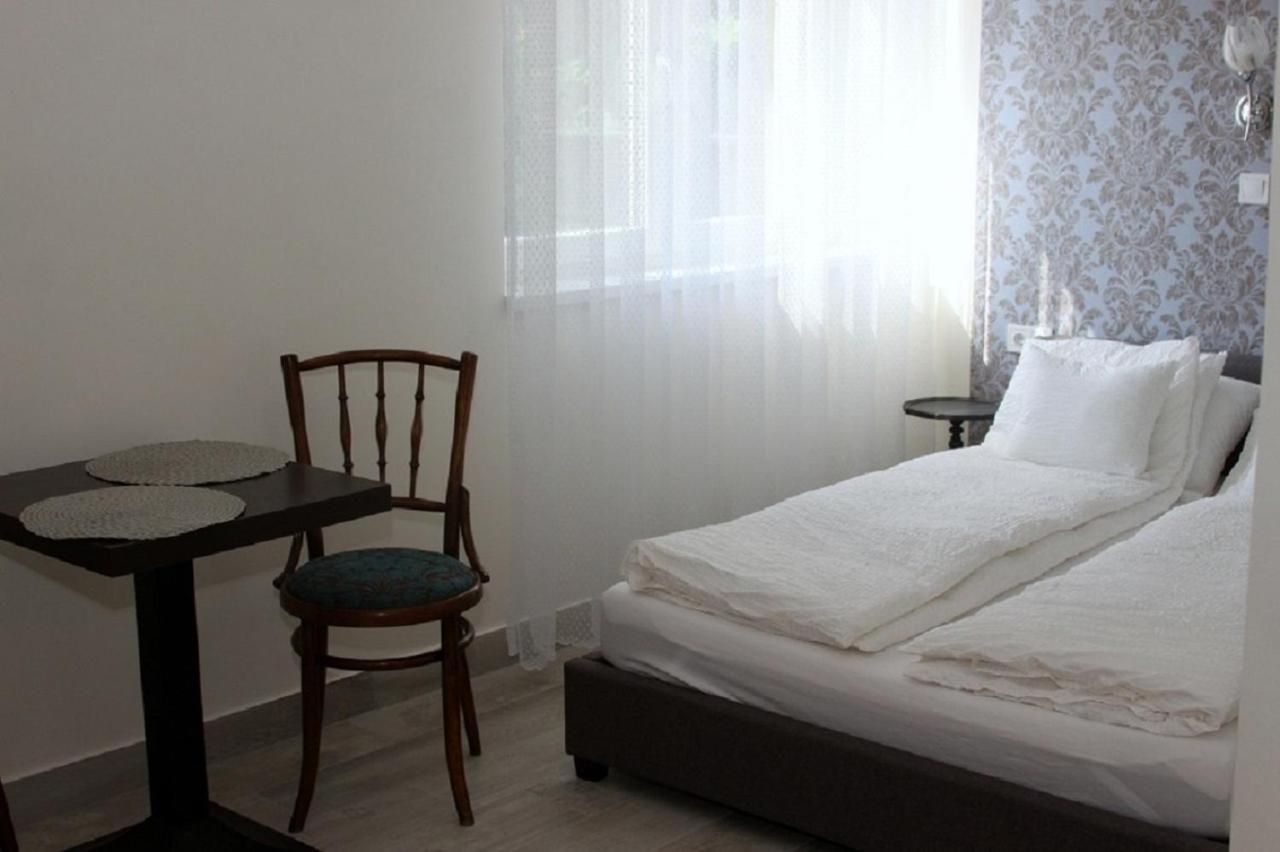 River Apartment Makó エクステリア 写真